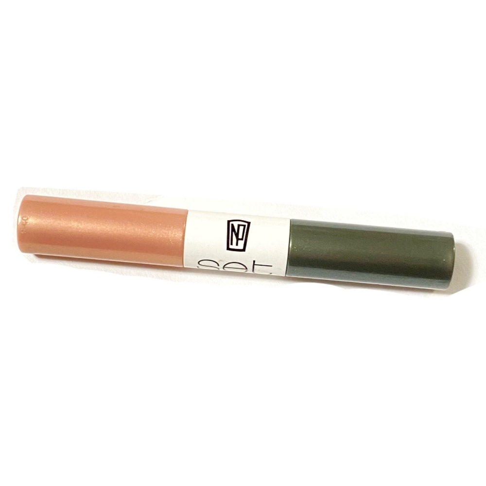 Napoleon Perdis Australia Show shimmery pink green loose dust duo eyeshadow wand